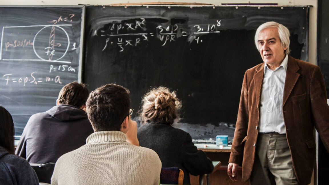 Прожекцията на „Социално силните“ ще бъд...