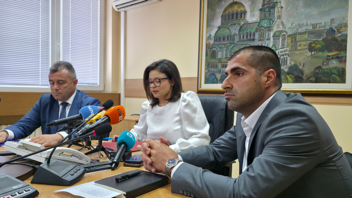 Разкриха схема за инвестиционна измама за около €700 хил., трима са задържани