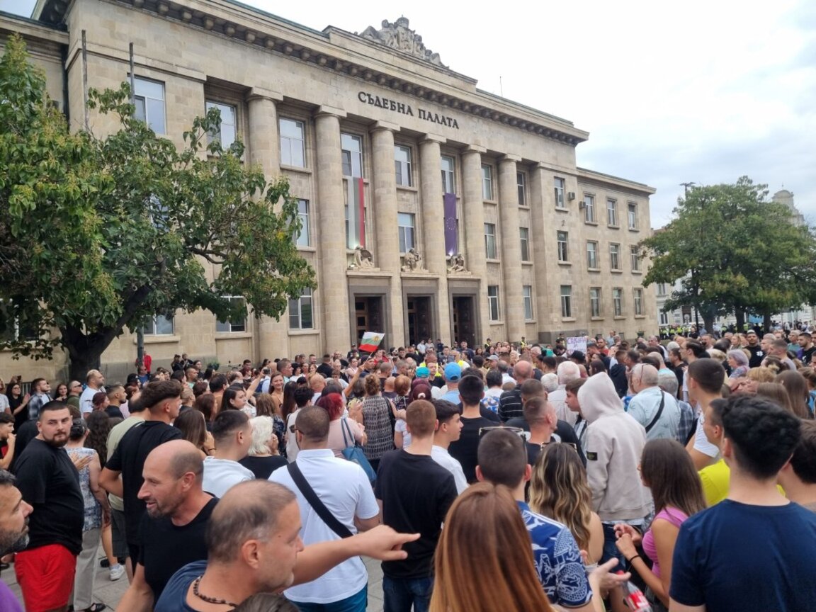 Протест в Русе поиска оставки в МВР