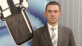 Доц. Христов: Кампанията се води на екрана на телефона