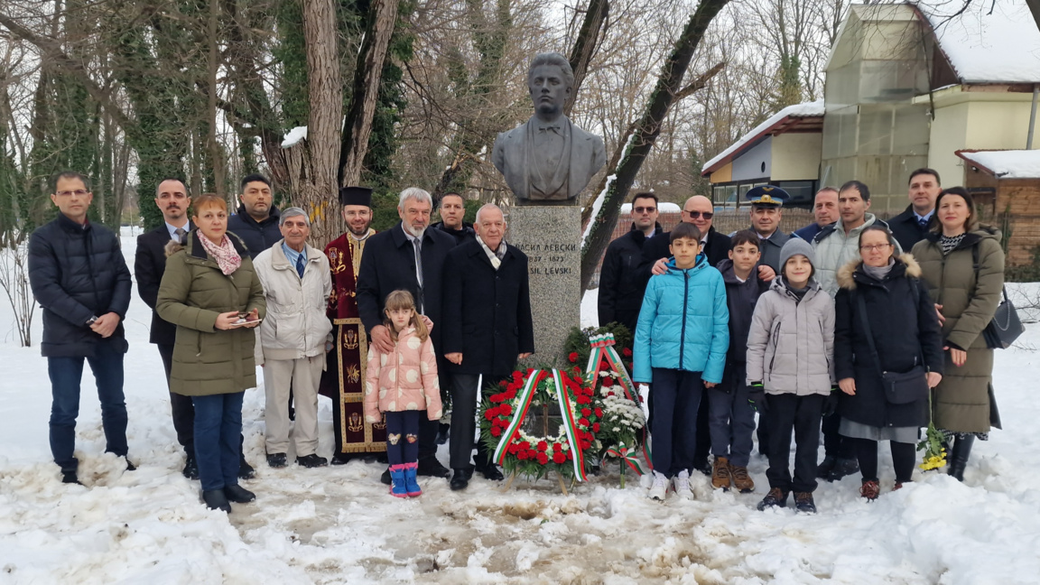 La București au fost depuse flori și coroane la memorialul Apostolului Libertății