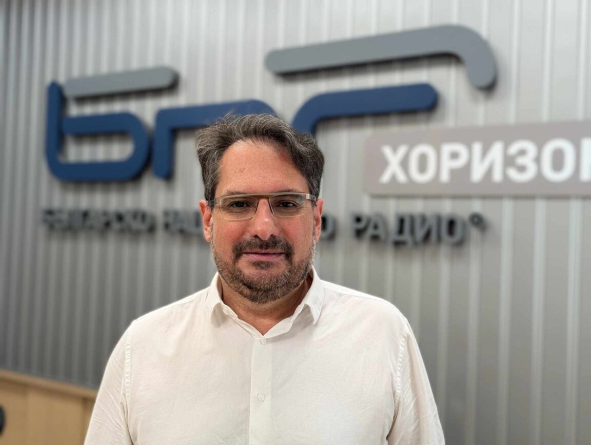 Даниел Смилов: Без споразумение за регулаторите и съдебната власт вратата за Пеевски ще е отворена