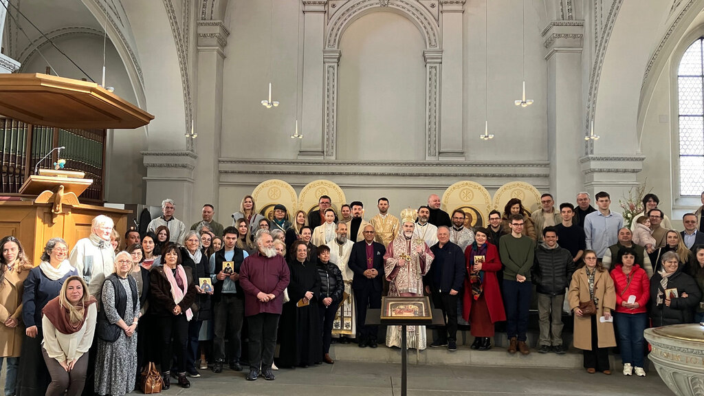 Metropolitan Anthony and Ambassador Svetlan Stoev (center) among Bulgarians from the Bulgarian Orthodox Church Community in Zurich