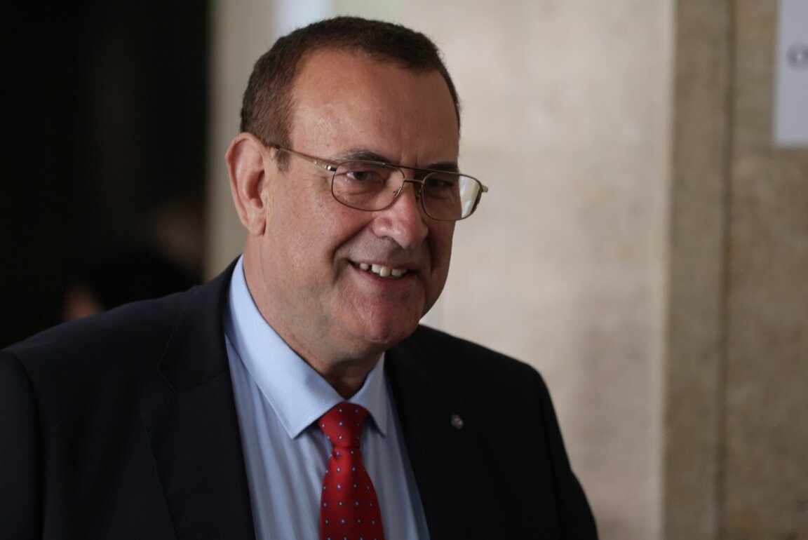 Джевдет Чакъров призна за напрежение в ДПС, но с надежда: Да няма разцепление