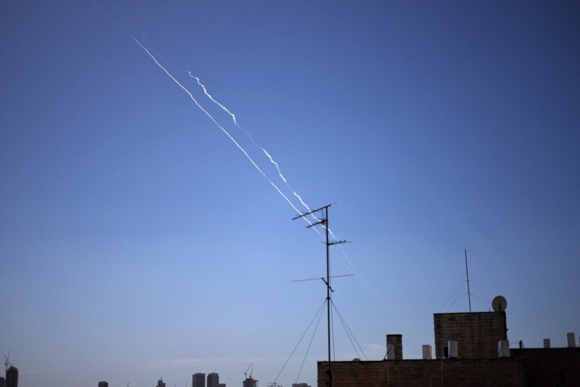 Иран и Израел си размениха нови въздушни удари