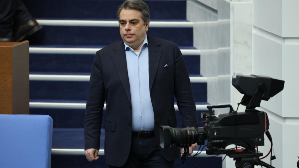 Асен Василев в НС.