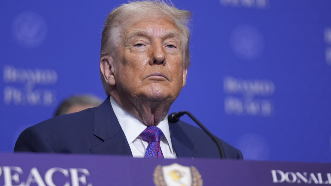 Американският президент Доналд Тръмп заяви на първото заседание на Съвета за мир, че досега са дарени 7 млрд. долара за облекчаване на ситуацията в Газа.