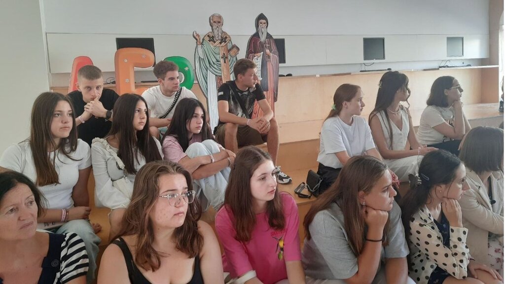 Lección sobre Bulgaria… espíritu ancestral en niños de “Izvorche” en Ucrania