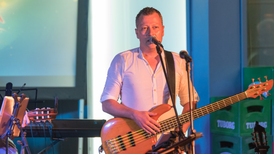 Все по-трудно става разпознаването на генерираните с изкуствен интелект песни