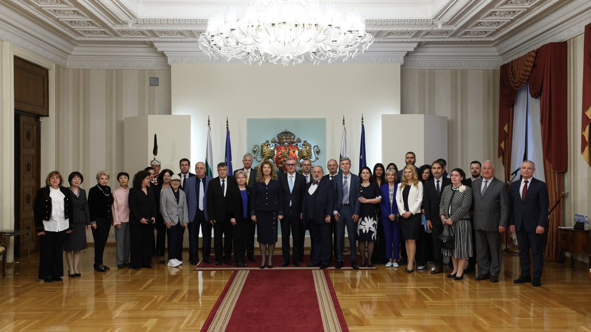 Prominent cultural figures receive the Badge of Honor by the President