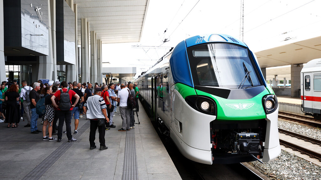 Dy trenat e parë “Alstom” në Bullgari pritet të nisin qarkullimin në shtator