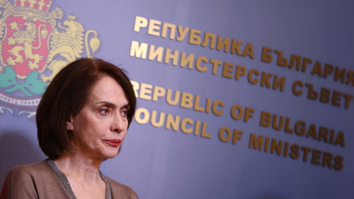 Министърът на външните работи Надежда Нейнски