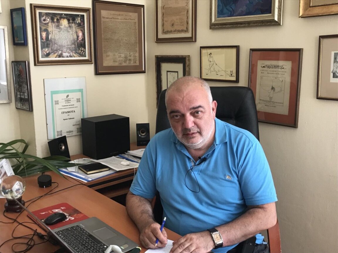 Арман Бабикян: Доган използва спекулативно "ядрения бутон" за мобилизация на етническия вот