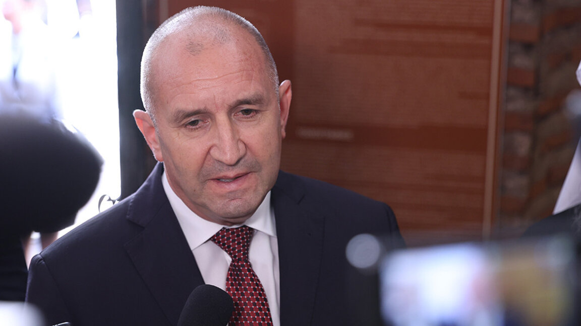 Румен Радев: Трябва стена срещу покварата във властта и Пеевски