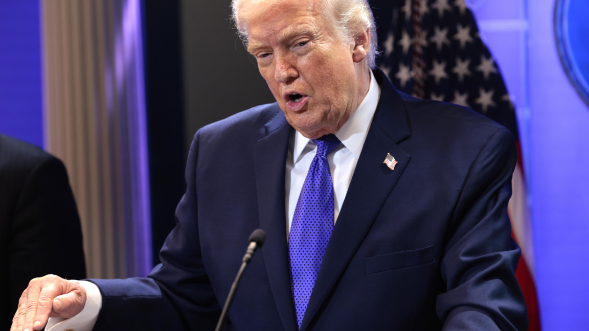 Тръмп налага нови глобални мита от 10% след решението на Върховния съд на САЩ