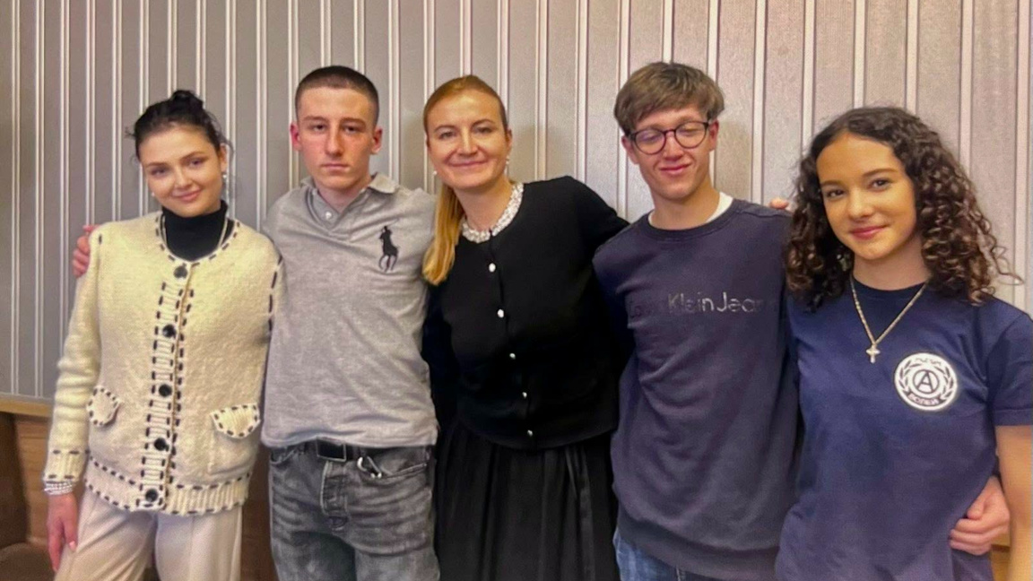Никол, Деян, Симона Велева, Колоян и Ивет