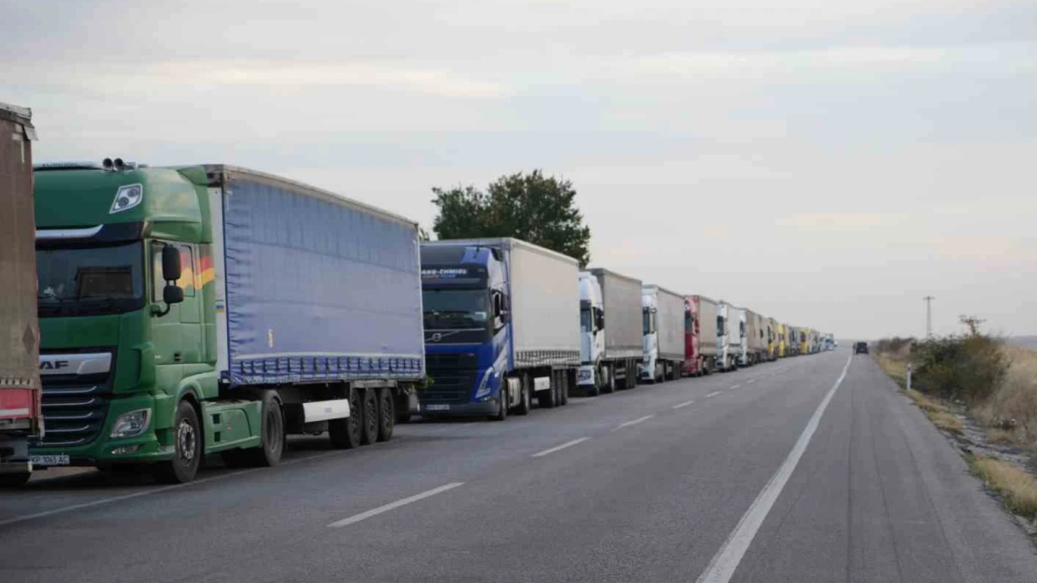 Trafik i rënduar për kamionët në kufirin mes Bullgarisë dhe Turqisë