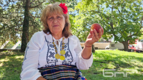 С дъх на праскови - как варят сладкото и ракията в Гавраилово