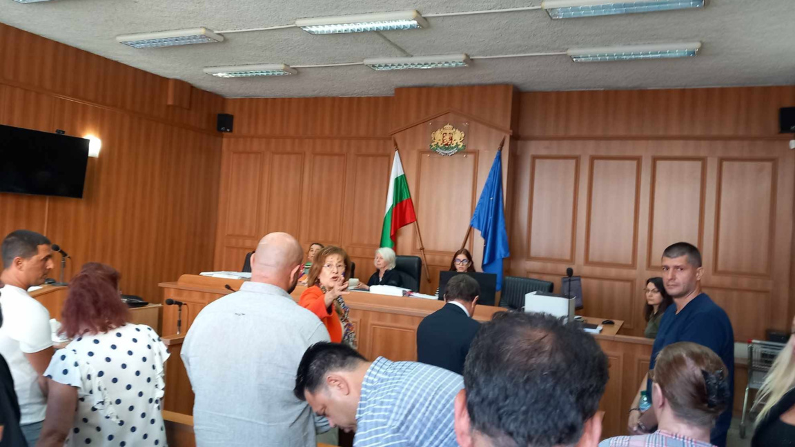 Адвокати поискаха делото за "театралната афера" да се премести в София