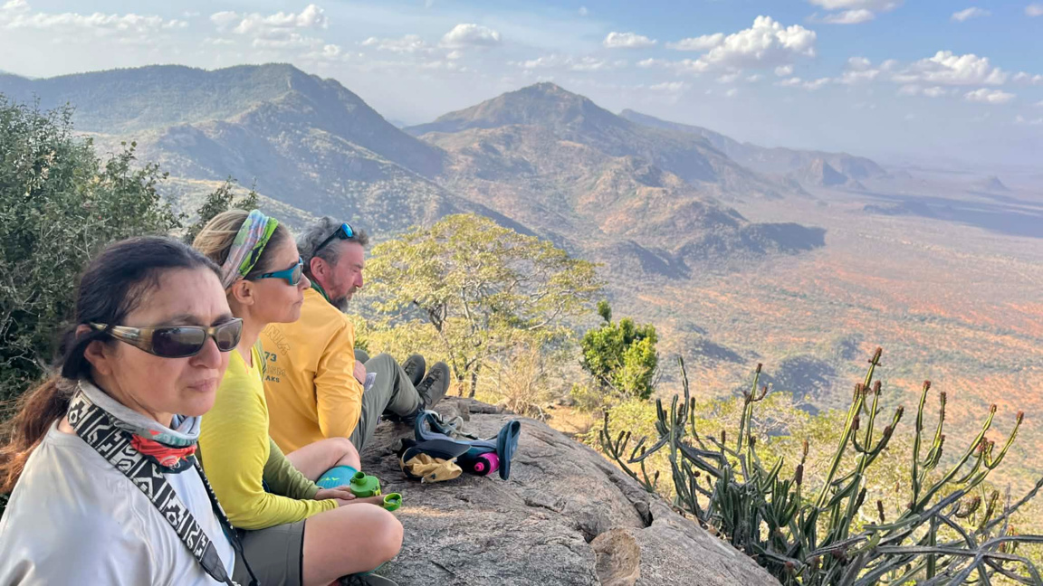 Плато Лайкипия - Изглед към платото от лагер в дивата природа в гората Мукогодо. Мукогодо е най-големият национален горски резерват в Кения, собственост на народа  Яаку.