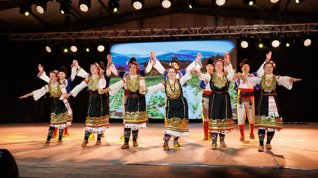 21 bulgarische Folkloregruppen aus 8 Ländern kommen in Burgas zusammen 