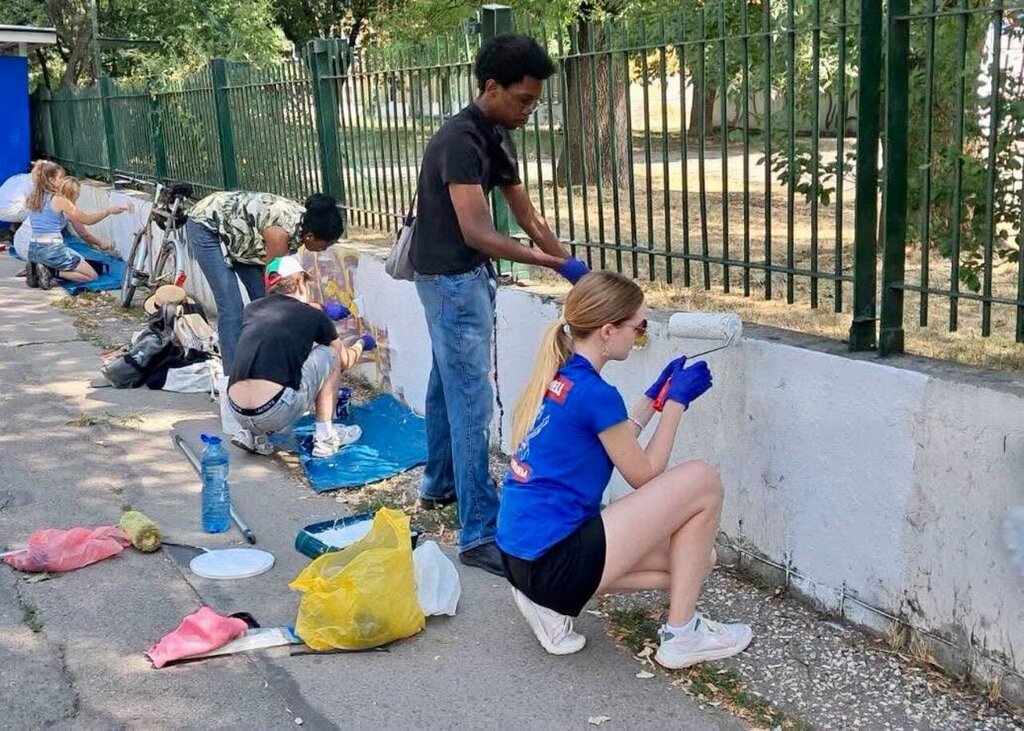 Altı yabancı genç gönüllü “Dayanışmanın Renkleri” projesini Sofya’ya taşıdı