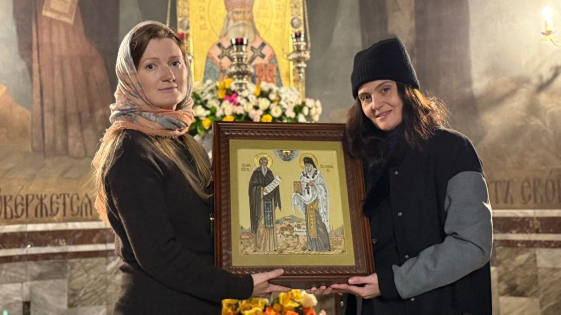 Ikona bashkon në lutje shën Serafim Sofijski Mrekullibërës dhe shën Joan Rillski