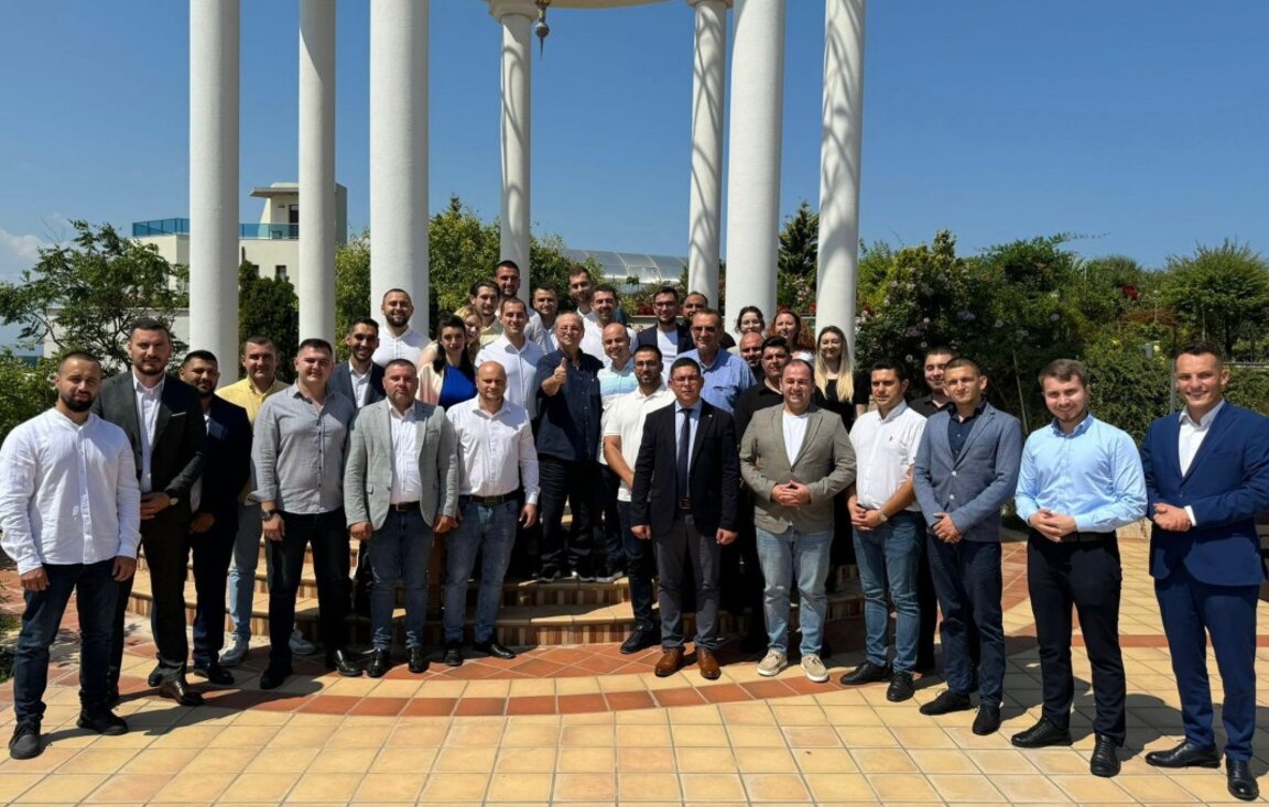 Председатели на младежките структури на ДПС се срещнаха с Ахмед Доган