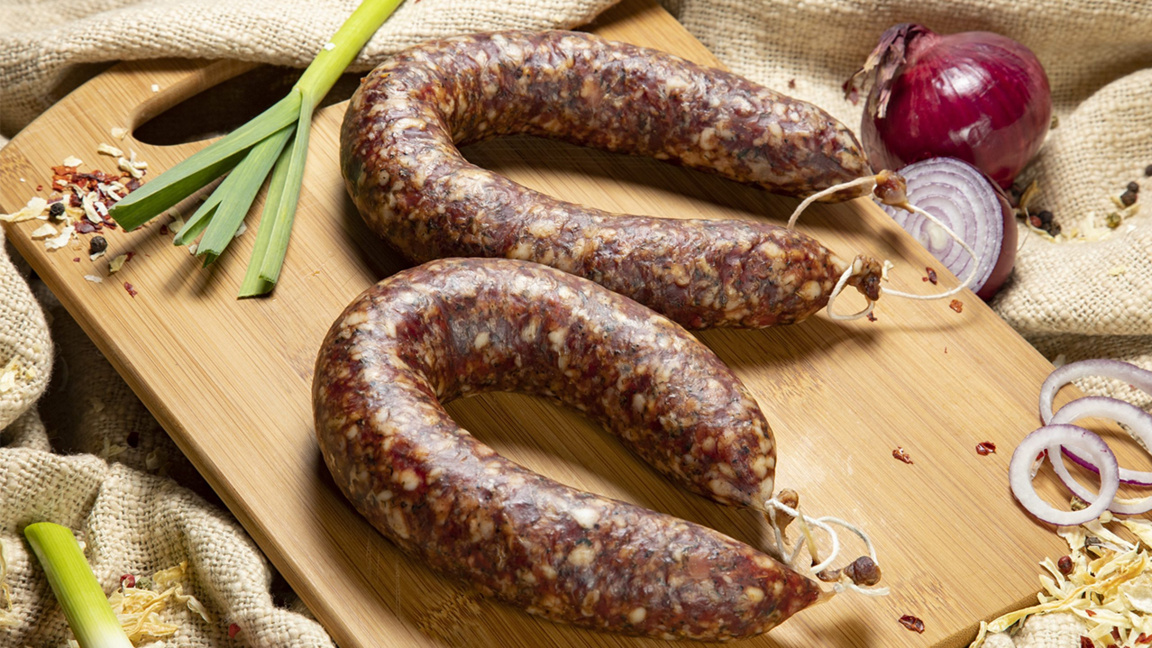 Suxhuk, meze dhe muzikë popullore – pushime dimërore në Batak