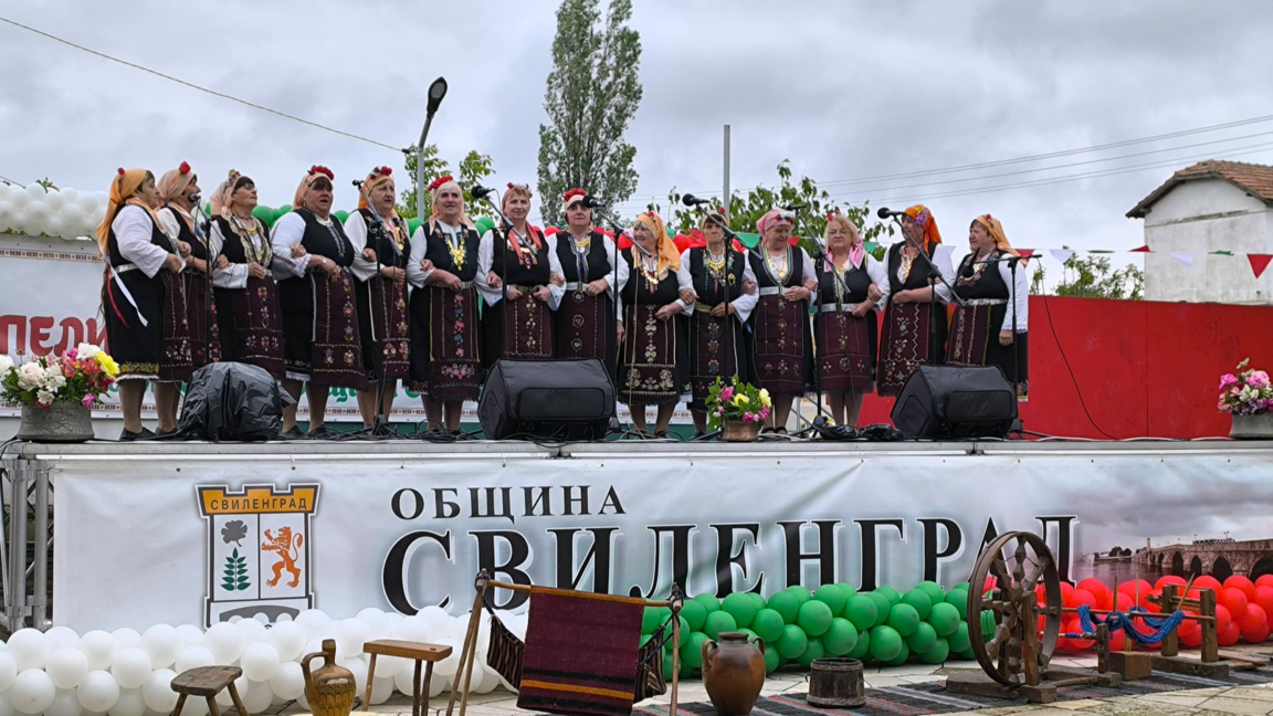 Мустрак посреща стотици участници за фестивала "Запели са, заиграли край Сакара"