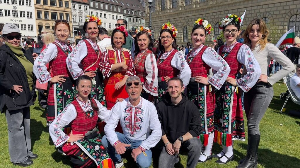 21 bulgarische Folkloregruppen aus 8 Ländern kommen in Burgas zusammen 