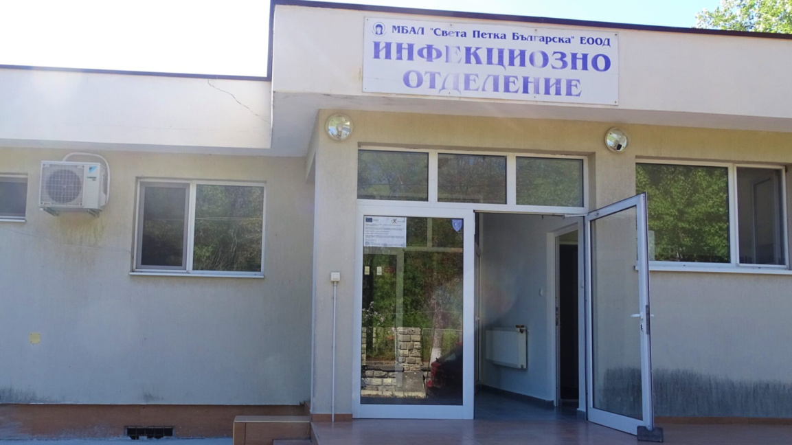 След ухапване от кърлеж, наблюдавайте и се консултирайте с инфекционист 