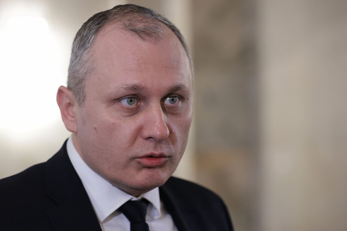 Министърът на електронното управление Валентин Мундров.