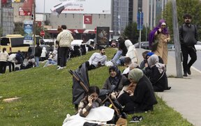 Над 150 пострадали в паниката от труса в Истанбул