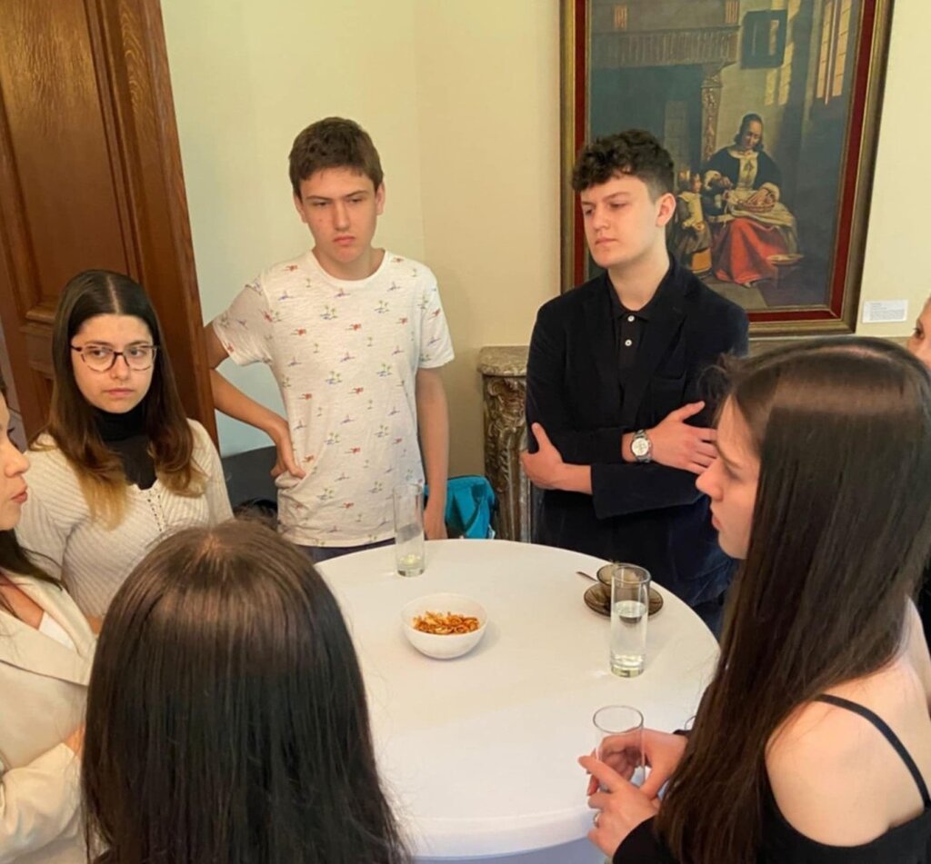 The paths after graduation – Bulgarian high school graduates in Brussels