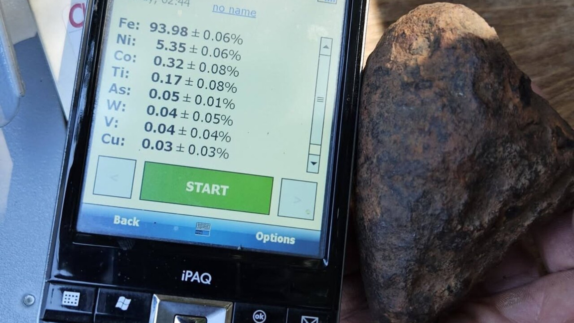 Një meteorit u zbulua në malin Stara Pllanina, pranë qytetit Montana