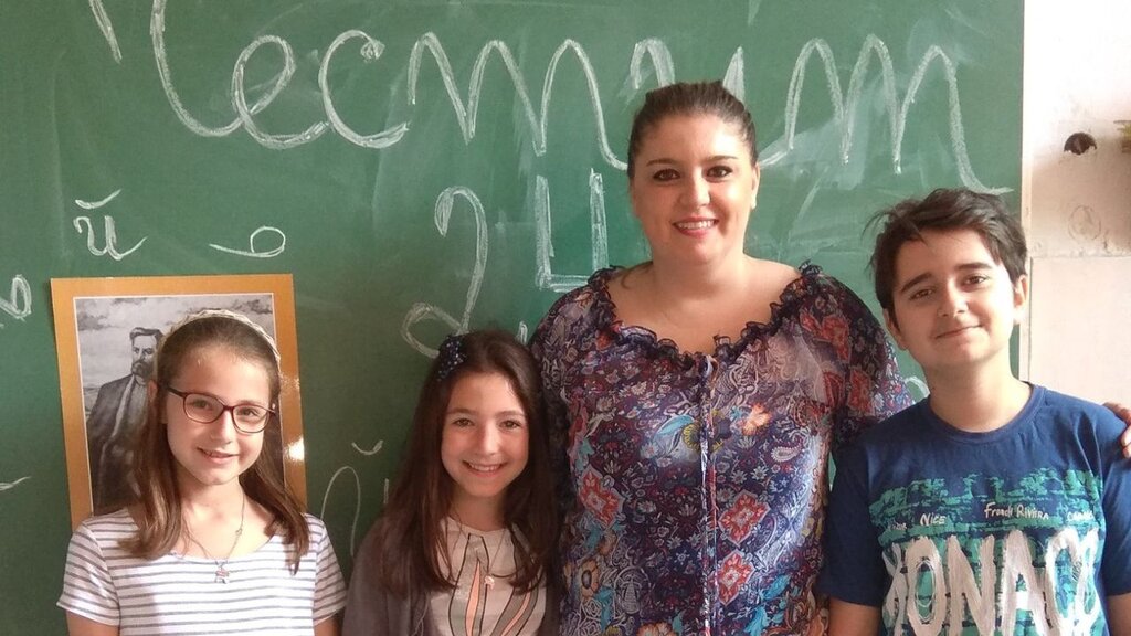 Lección sobre Bulgaria: cómo el conocimiento protege a niños búlgaros en Skopje
