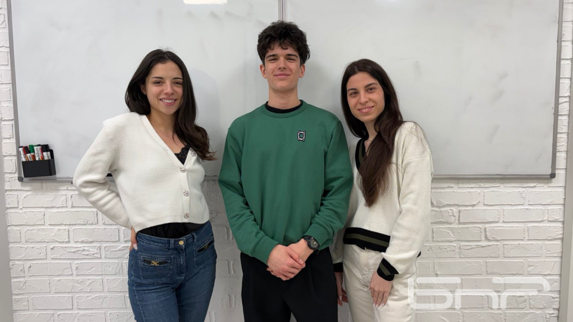 Младежи: Математиката може да е интересн...