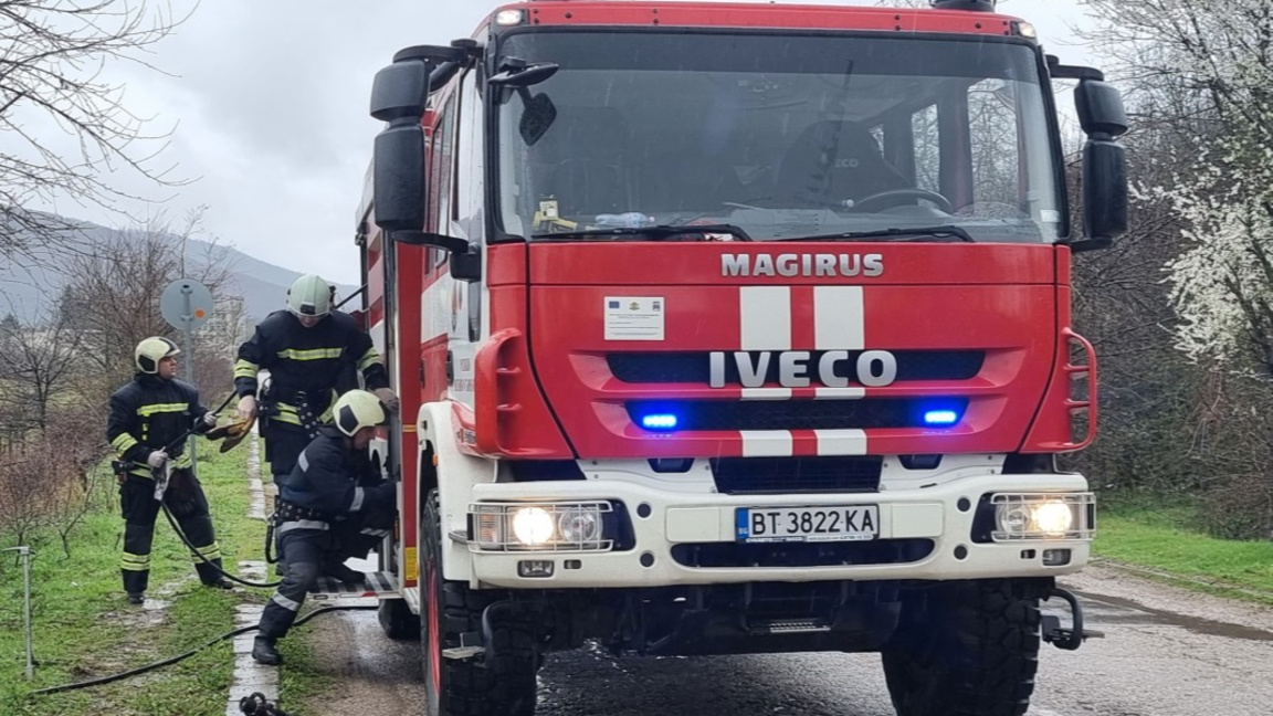 Спасиха 200 декара гора...