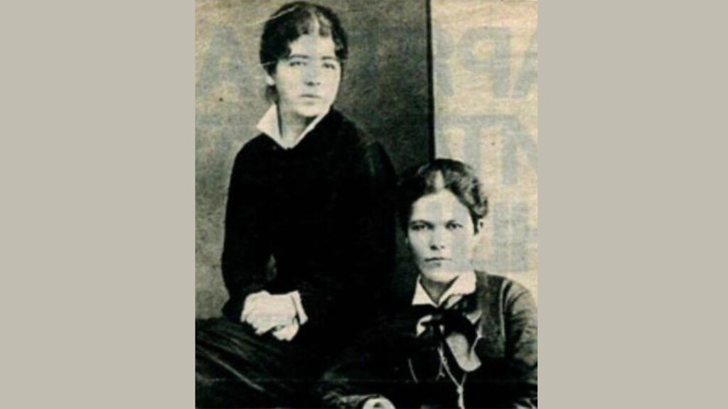 Hristina Hranova, sitting on the right as a student at the Midwifery Institute of the Imperial St. Vladimir University in Kyiv