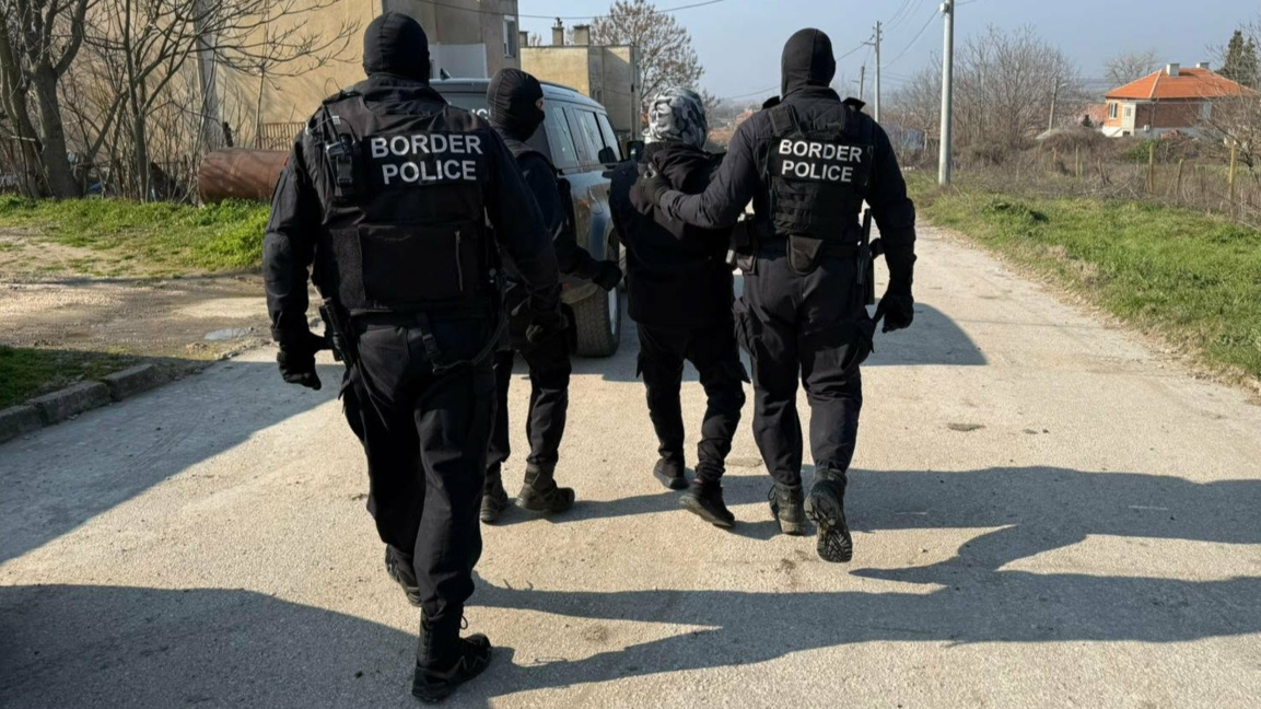 Гранична полиция разби организирана група за трафик на мигранти