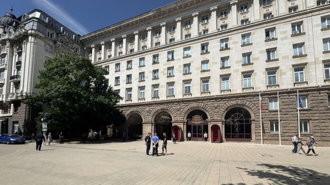Сигнал за взривно устройство е получен в президентството