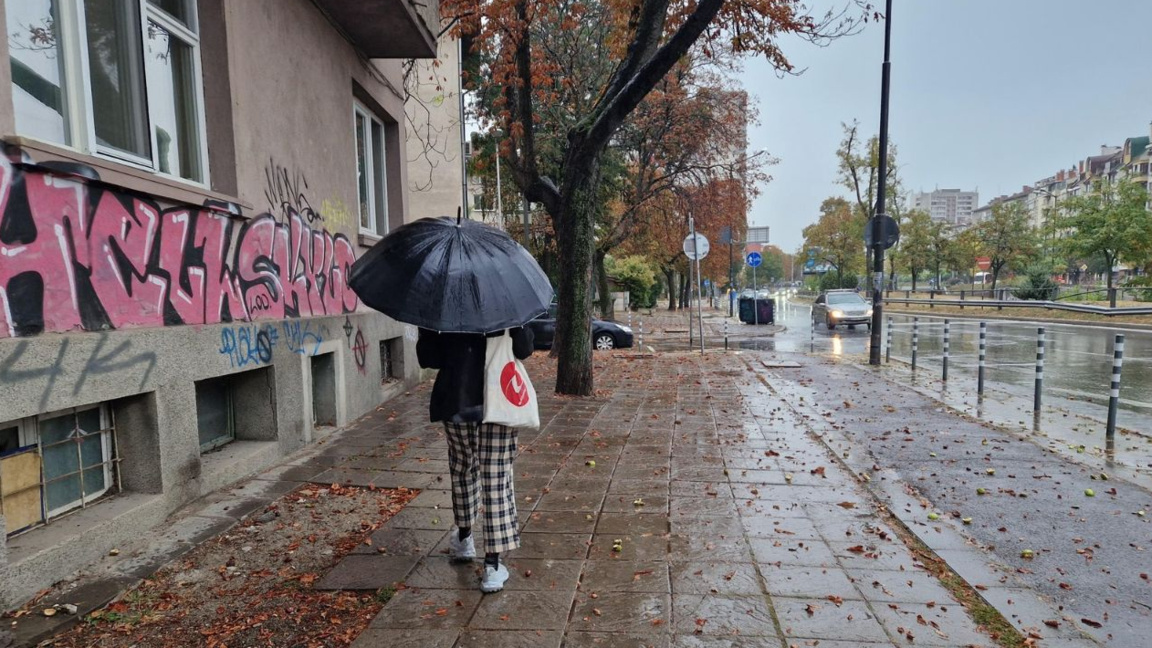 Intense rain warning issues for 24 regions of Bulgaria for Tuesday