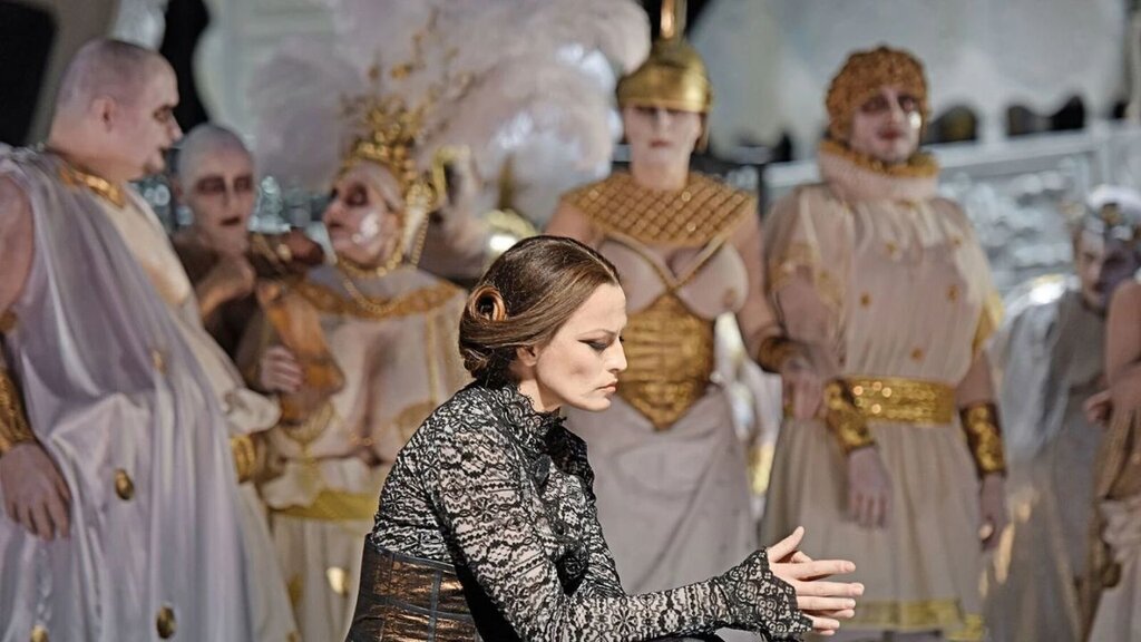 Opera star Nadja Stefanoff: “The most beautiful voices come from Bulgaria!”