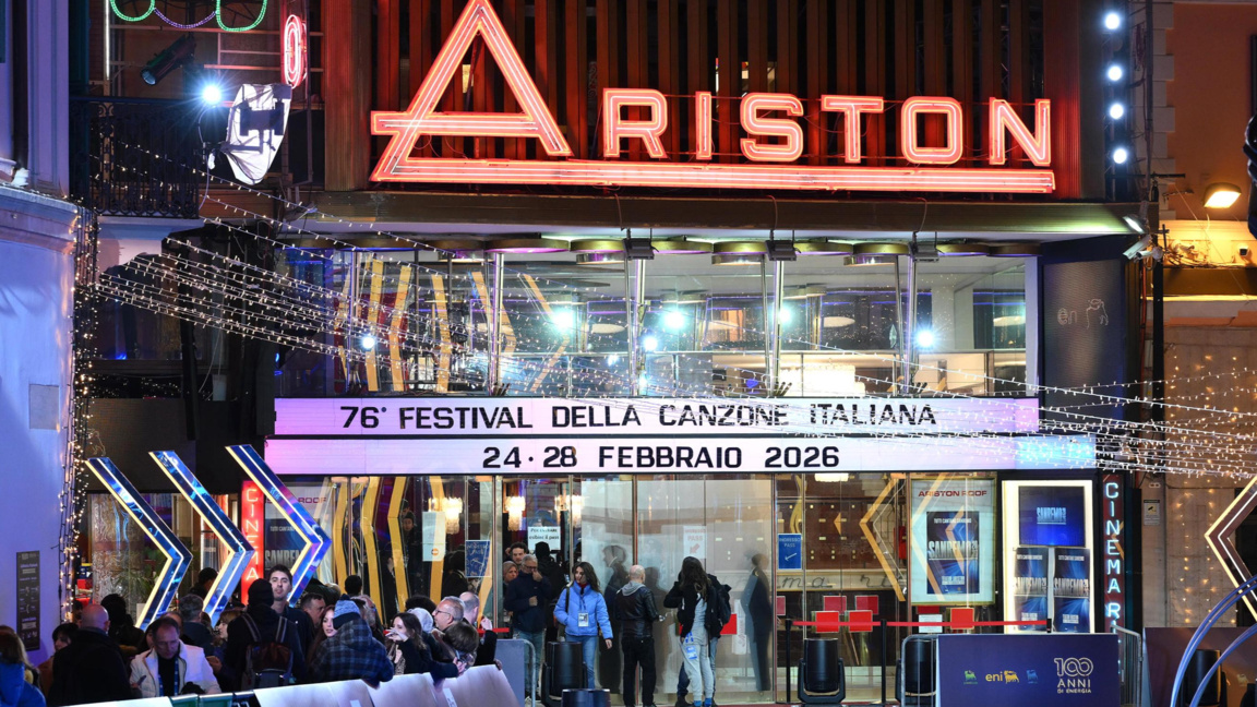 Входът на театър "Аристон", където се провежда фестивалът "Санремо"