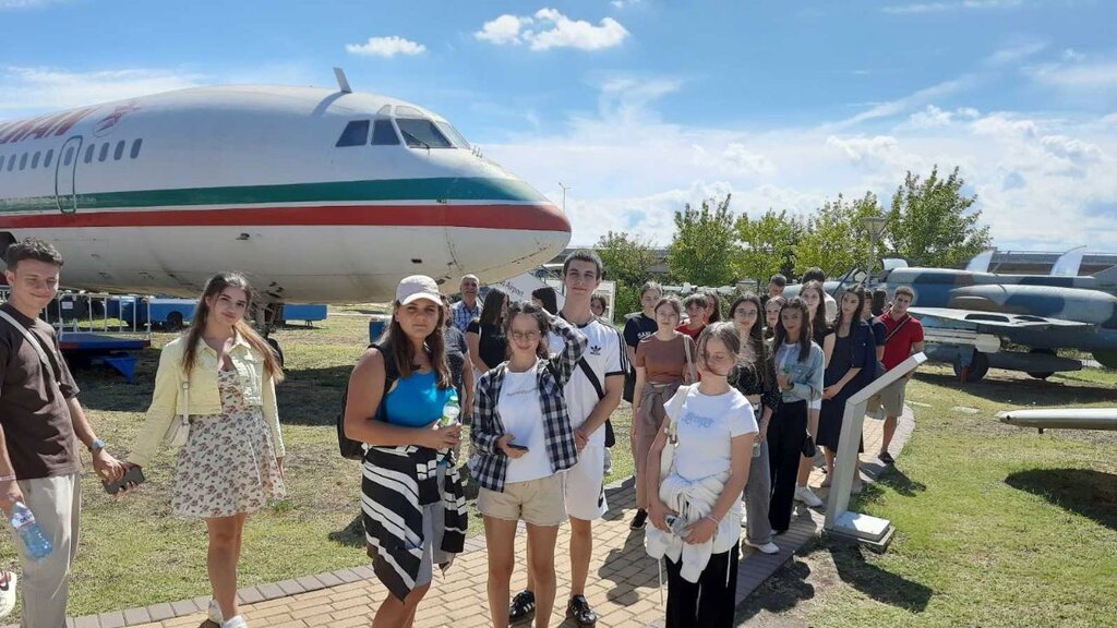 Lección sobre Bulgaria… espíritu ancestral en niños de “Izvorche” en Ucrania