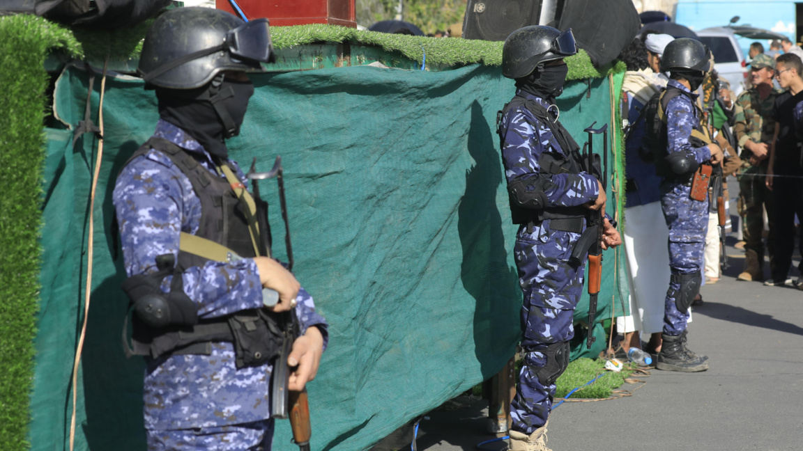 Бойци на хутите по време на протест срещу Саудитска Арабия в Сана, Йемен, 9 октомври 2026 г.