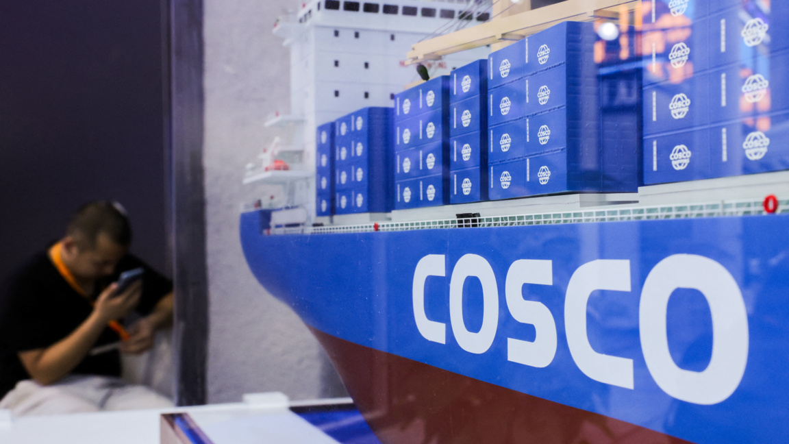 Германия блокира продажбата на логистична компания на китайската Cosco