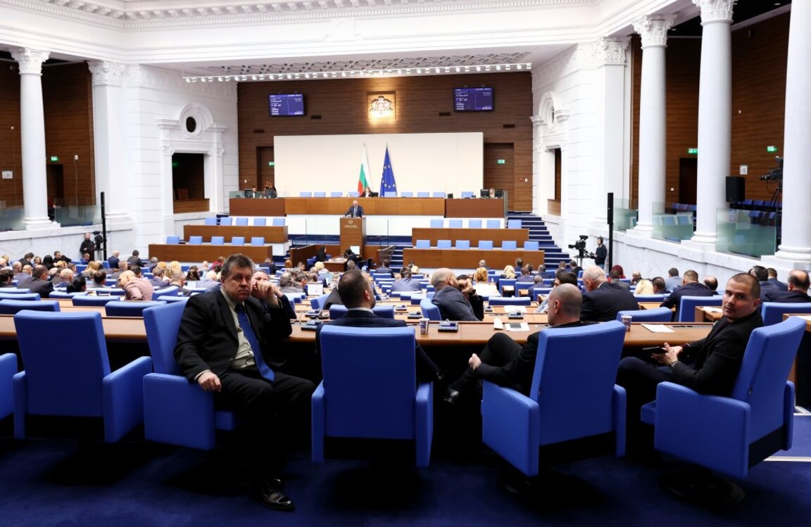 Депутатите подкрепиха декларацията за загриженост за конституционното дело за вота