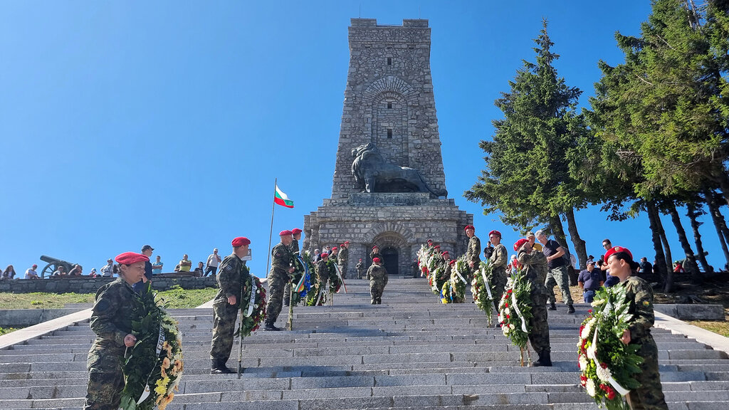 Bulgaria conmemora el 149.º aniversario de la epopeya de Shipka